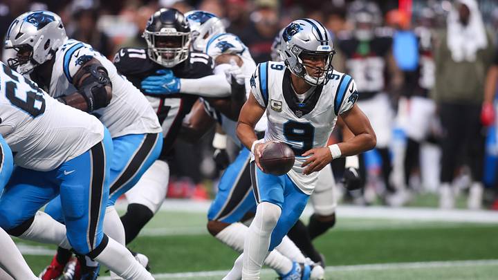 Nov 16, 2025; Atlanta, Georgia, USA; Carolina Panthers quarterback Bryce Young (9) hands the ball off in the fourth quarter against the Atlanta Falcons at Mercedes-Benz Stadium. Mandatory Credit: Brett Davis-Imagn Images Nov 16, 2025; Atlanta, Georgia, USA; Carolina Panthers quarterback Bryce Young (9) hands the ball off in the fourth quarter against the Atlanta Falcons at Mercedes-Benz Stadium. Mandatory Credit: Brett Davis-Imagn Images