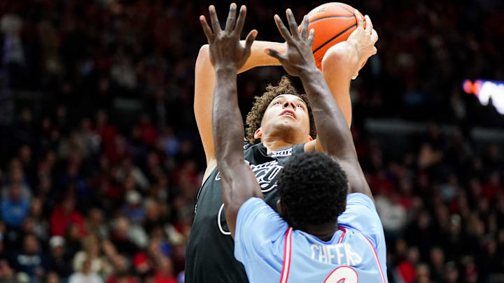 Cincinnati Bearcats guard Dan Skillings Jr. (0) goes in for a layup in the first half of a NCAA men’s basketball game between the Cincinnati Bearcats and Dayton Flyers, Friday, Dec. 20, 2024, at Heritage Bank Center in downtown Cincinnati. Cincinnati Bearcats guard Dan Skillings Jr. (0) goes in for a layup in the first half of a NCAA men’s basketball game between the Cincinnati Bearcats and Dayton Flyers, Friday, Dec. 20, 2024, at Heritage Bank Center in downtown Cincinnati.