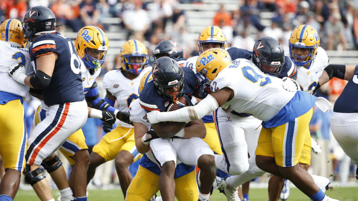 Nov 12, 2022; Charlottesville, Virginia, USA; Virginia Cavaliers running back Mike Hollins (7)