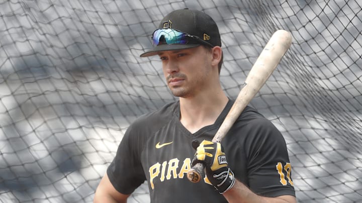 Jun 29, 2023; Pittsburgh, Pennsylvania, USA; Pittsburgh Pirates left fielder Bryan Reynolds (10) in