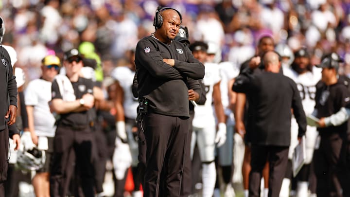 Las Vegas Raiders head coach Antonio Pierce.