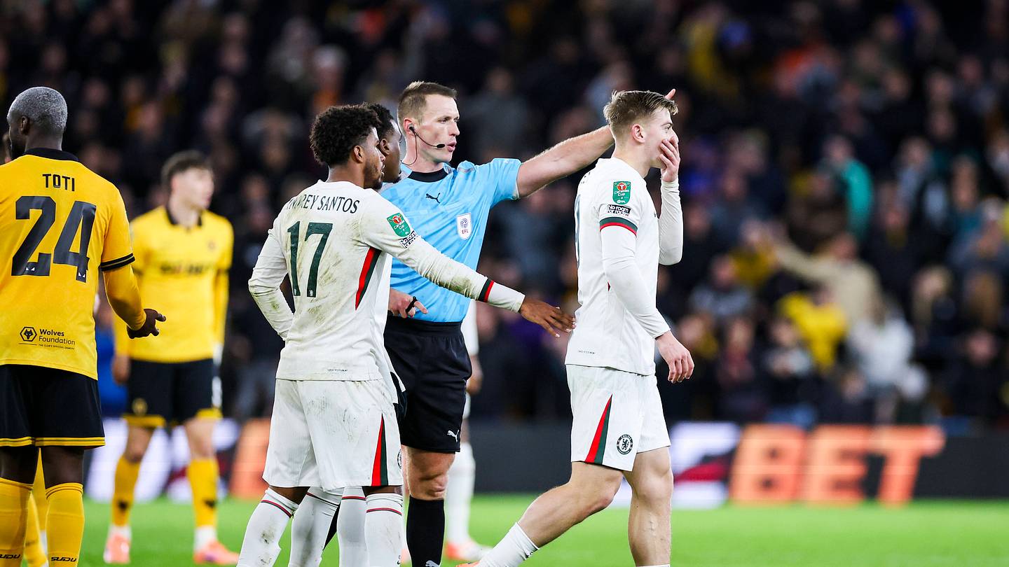 Delap Apologizes After Red Card in Chelsea's Cup Win