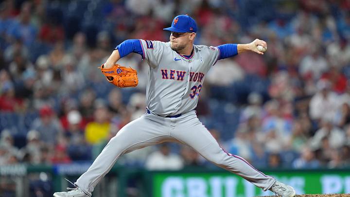 Jun 21, 2026; Philadelphia, Pennsylvania, USA; New York Mets relief pitcher A.J. Minter (33) throws a pitch against the Philadelphia Phillies in the eighth inning at Citizens Bank Park. Mandatory Credit: Kyle Ross-Imagn Images