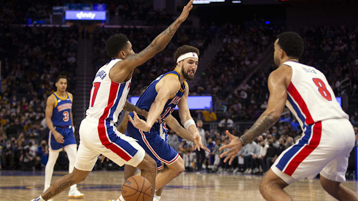 Jan 18, 2022; San Francisco, California, USA; Golden State Warriors guard Klay Thompson (11) passes Jan 18, 2022; San Francisco, California, USA; Golden State Warriors guard Klay Thompson (11) passes