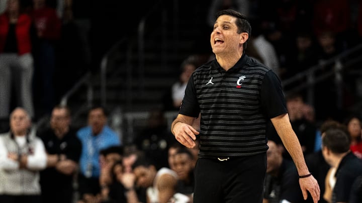 Cincinnati Bearcats head coach Wes Miller coaches in the first half of the NCAA basketball game against the Arizona State Sun Devils at Fifth Third Arena in Cincinnati on Saturday, January 18, 2025.