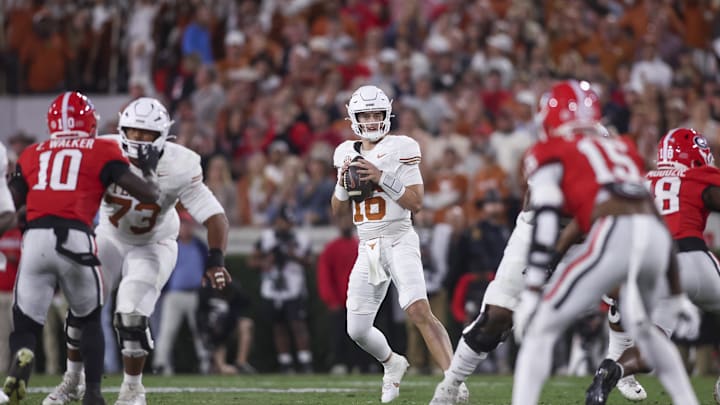 Manning (#16) and the Longhorns offense struggled to sustain drives in the loss to the Bulldogs. 