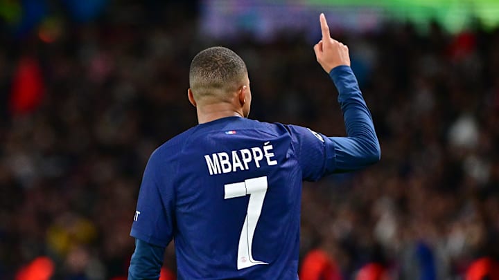 Gigantes europeus podem disputar Mbappé, mas o PSG ainda pode conseguir uma renovação de contrato com o jogador