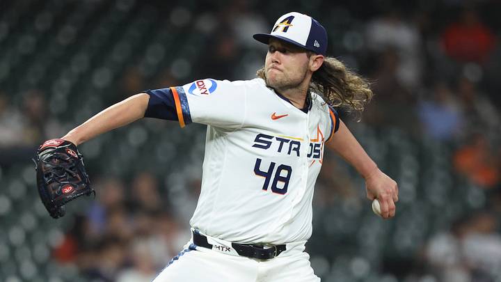 Houston Astros pitcher Steven Okert delivers a pitch during the eighth inning against the Chicago White Sox at Daikin Park. Mandatory Credit: Troy Taormina-Imagn Images Houston Astros pitcher Steven Okert delivers a pitch during the eighth inning against the Chicago White Sox at Daikin Park. Mandatory Credit: Troy Taormina-Imagn Images