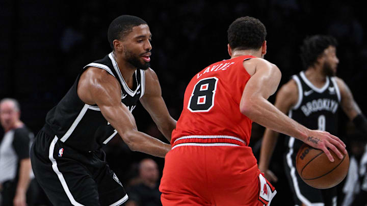 Nov 26, 2023; Brooklyn, New York, USA; Brooklyn Nets forward Mikal Bridges (1) defends Chicago Bulls Nov 26, 2023; Brooklyn, New York, USA; Brooklyn Nets forward Mikal Bridges (1) defends Chicago Bulls