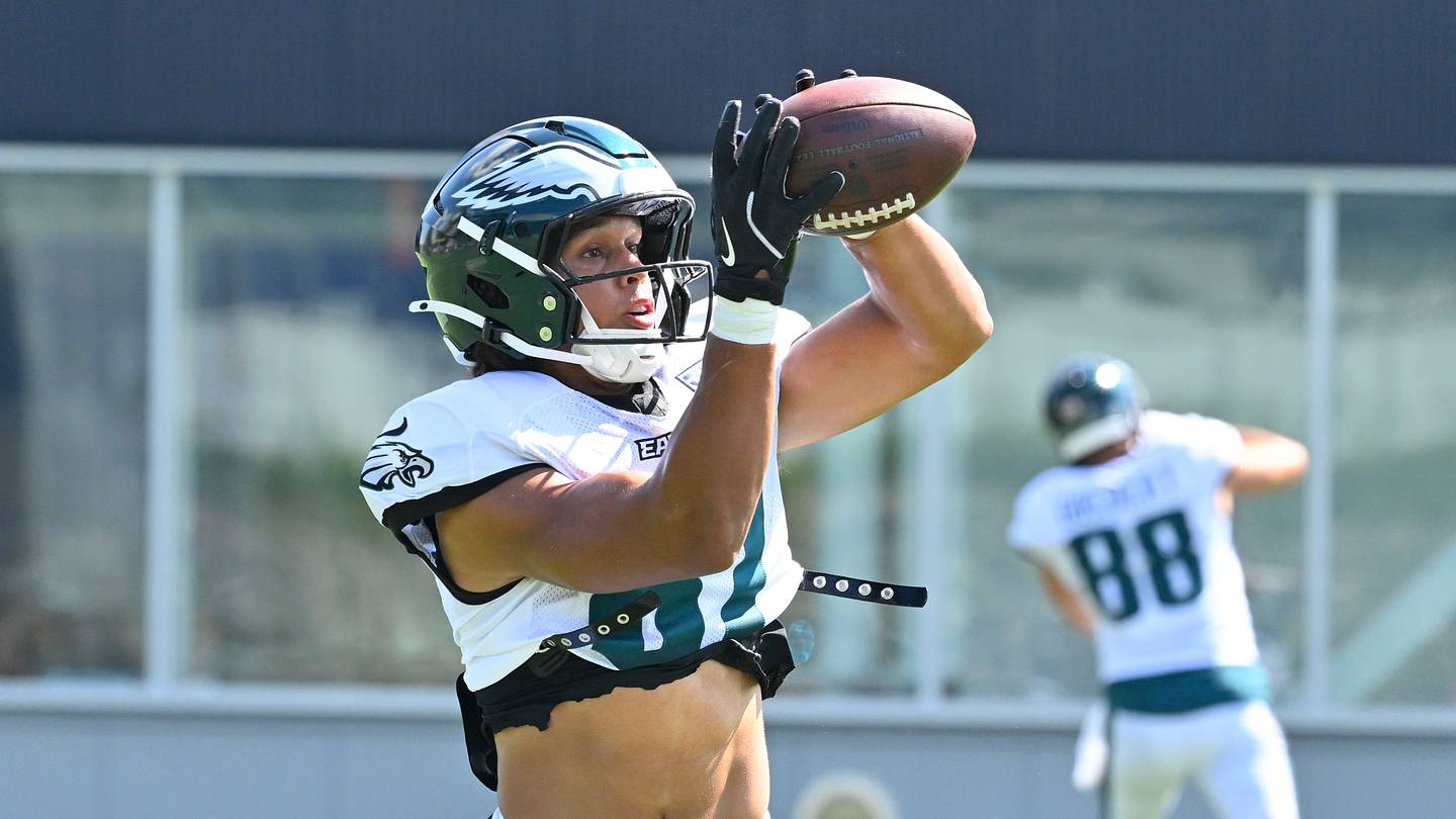 Why Eagles Aren't Worried Eli Stowers Is Navigating Steep Learning Curve