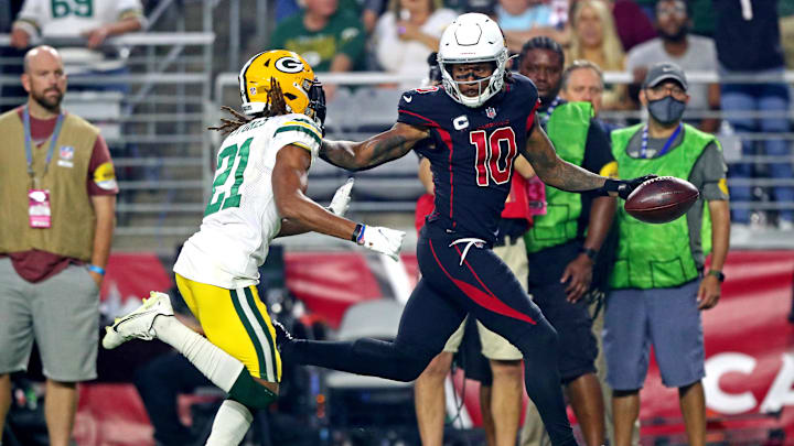 Oct 28, 2021; Glendale, Arizona, USA; Arizona Cardinals wide receiver DeAndre Hopkins (10) runs the