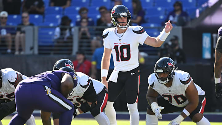 Texans quarterback Davis Mills will try to lead his team to an updest over the Jags. 