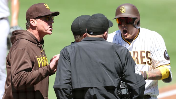 Manny Machado fue expulsado tras reclamar un ponche automático 
