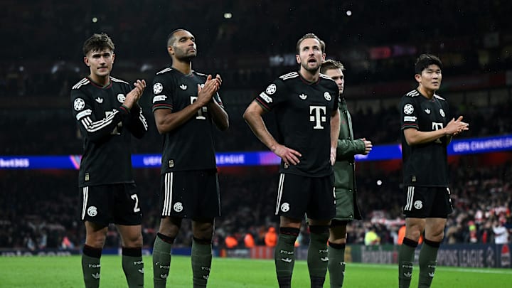 Disappointed Bayern Munich players applauding visiting fans after the defeat against Arsenal on matchday 5 of the Champions League. Disappointed Bayern Munich players applauding visiting fans after the defeat against Arsenal on matchday 5 of the Champions League.