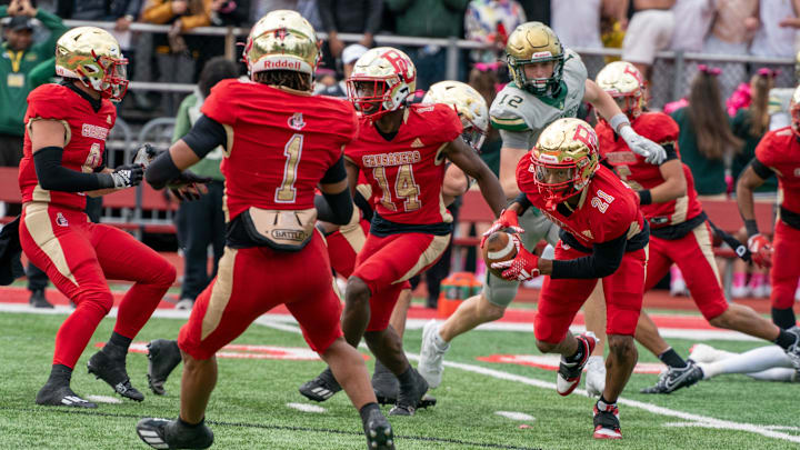 Notre Dame football target Jordan Thomas of Bergen Catholic grabs a fumbled football