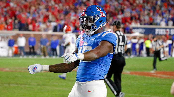 Nov 15, 2025; Oxford, Mississippi, USA; Mississippi Rebels defensive lineman Da'Shawn Womack (15) reacts during the fourth quarter against the Florida Gators at Vaught-Hemingway Stadium. Mandatory Credit: Petre Thomas-Imagn Images Nov 15, 2025; Oxford, Mississippi, USA; Mississippi Rebels defensive lineman Da'Shawn Womack (15) reacts during the fourth quarter against the Florida Gators at Vaught-Hemingway Stadium. Mandatory Credit: Petre Thomas-Imagn Images