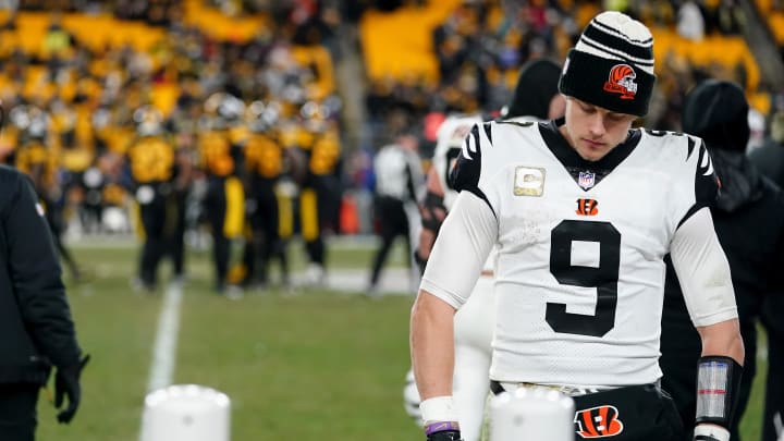 Cincinnati Bengals quarterback Joe Burrow (9) flexes to a teammate as from the bench in the fourth quarter during a Week 11 NFL game against the Pittsburgh Steelers, Sunday, Nov. 20, 2022, at Acrisure Stadium in Pittsburgh, Pa. The Cincinnati Bengals won, 37-30.

Nfl Cincinnati Bengals At Pittsburgh Steelers Nov 20 0333