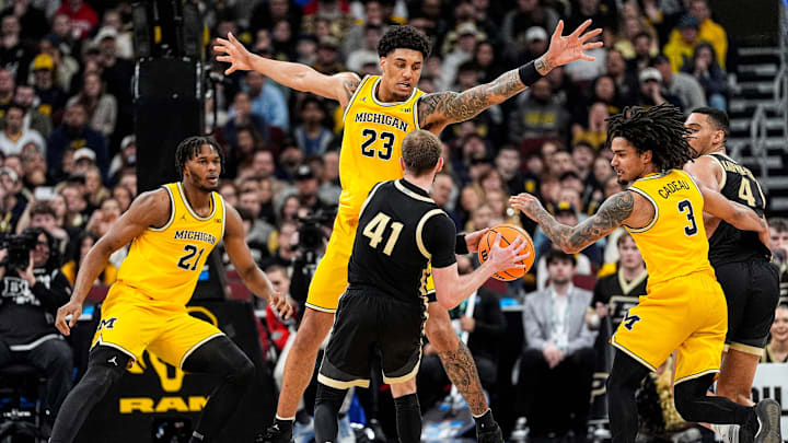 Michigan forward Yaxel Lendeborg (23) 