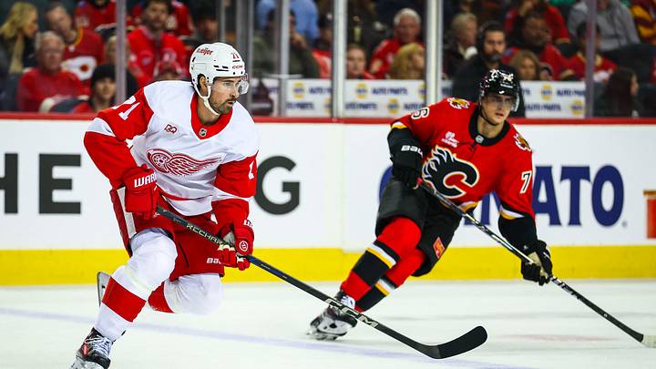 Oct 24, 2026; Calgary, Alberta, CAN; Detroit Red Wings center Dylan Larkin (71) skates with the puck against the Calgary Flames during the second period at Scotiabank Saddledome. Mandatory Credit: Sergei Belski-Imagn Images Oct 24, 2026; Calgary, Alberta, CAN; Detroit Red Wings center Dylan Larkin (71) skates with the puck against the Calgary Flames during the second period at Scotiabank Saddledome. Mandatory Credit: Sergei Belski-Imagn Images