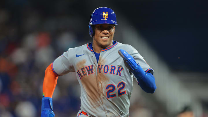 Sep 26, 2025; Miami, Florida, USA; New York Mets right fielder Juan Soto (22) runs toward third base against the Miami Marlins during the third inning at loanDepot Park. Mandatory Credit: Sam Navarro-Imagn Images Sep 26, 2025; Miami, Florida, USA; New York Mets right fielder Juan Soto (22) runs toward third base against the Miami Marlins during the third inning at loanDepot Park. Mandatory Credit: Sam Navarro-Imagn Images
