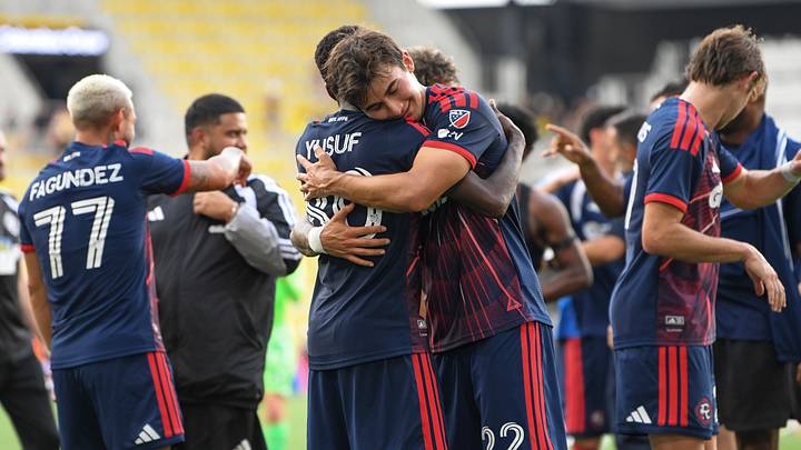 Columbus Crew v New England Revolution Columbus Crew v New England Revolution