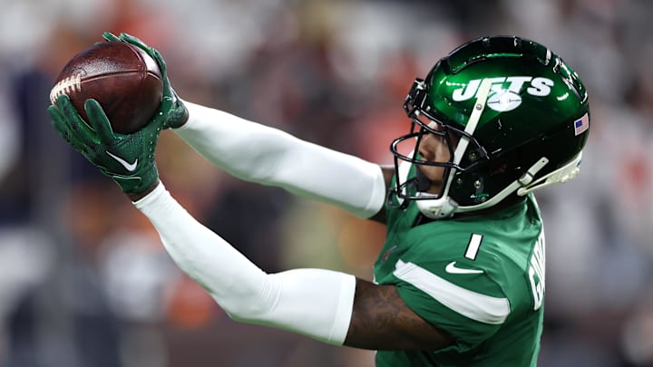 Dec 28, 2023; Cleveland, Ohio, USA; New York Jets cornerback Sauce Gardner (1) warms up before the game against the Cleveland Browns at Cleveland Browns Stadium. Mandatory Credit: Scott Galvin-Imagn Images Dec 28, 2023; Cleveland, Ohio, USA; New York Jets cornerback Sauce Gardner (1) warms up before the game against the Cleveland Browns at Cleveland Browns Stadium. Mandatory Credit: Scott Galvin-Imagn Images
