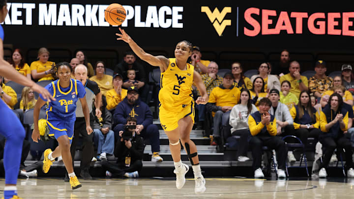 West Virginia University guard Sydney Shawl West Virginia University guard Sydney Shawl