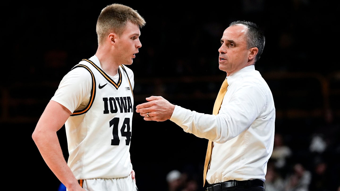 First Look at Illinois Basketball's Game 16 Opponent: Iowa Hawkeyes