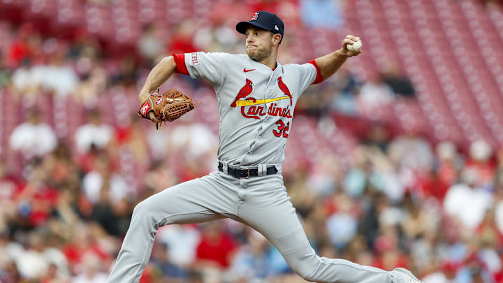 May 24, 2023; Cincinnati, Ohio, USA; St. Louis Cardinals starting pitcher Steven Matz (32) pitches