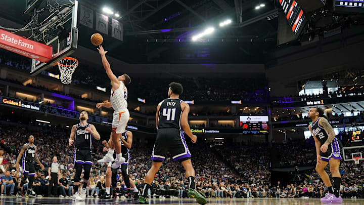 Phoenix Suns v Sacramento Kings