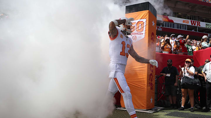 Sep 21, 2025; Tampa, Florida, USA; Tampa Bay Buccaneers wide receiver Mike Evans (13) runs out of the tunnel prior to the game against the New York Jets at Raymond James Stadium. Mandatory Credit: Kim Klement Neitzel-Imagn Images Sep 21, 2025; Tampa, Florida, USA; Tampa Bay Buccaneers wide receiver Mike Evans (13) runs out of the tunnel prior to the game against the New York Jets at Raymond James Stadium. Mandatory Credit: Kim Klement Neitzel-Imagn Images
