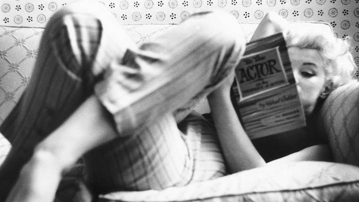 Marilyn Monroe reading a book