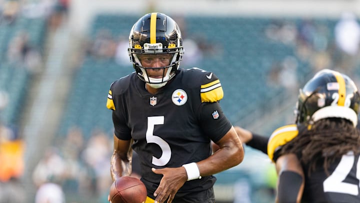 Aug 12, 2021; Philadelphia, Pennsylvania, USA; Pittsburgh Steelers quarterback Joshua Dobbs (5) warms up before a game against the Philadelphia Eagles at Lincoln Financial Field. Mandatory Credit: Bill Streicher-Imagn Images Aug 12, 2021; Philadelphia, Pennsylvania, USA; Pittsburgh Steelers quarterback Joshua Dobbs (5) warms up before a game against the Philadelphia Eagles at Lincoln Financial Field. Mandatory Credit: Bill Streicher-Imagn Images
