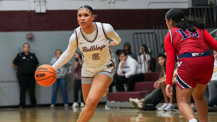 Bearden's Natalya Hodge (2) dribbles the ball during a high school basketball game between Bearden and West High School on Tuesday, January 28, 2025. Bearden's Natalya Hodge (2) dribbles the ball during a high school basketball game between Bearden and West High School on Tuesday, January 28, 2025.