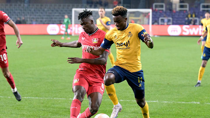 Simon Adingra im Europa-League-Duell mit Leverkusen