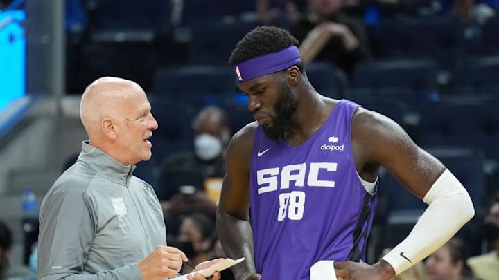 Jul 2, 2022; San Francisco, CA, USA; Sacramento Kings assistant coach Jay Triano talks to center Neemias Queta (88) during the third quarter against the Golden State Warriors at the California Summer League at Chase Center. Mandatory Credit: Darren Yamashita-Imagn Images