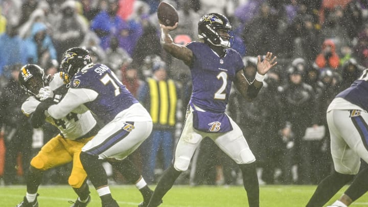 Baltimore Ravens quarterback Tyler Huntley (2) throws during the first half against the Pittsburgh Steelers at M&;T Bank Stadium in the 2023 season finale.