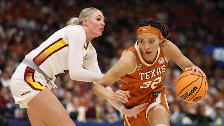Texas Longhorns guard Ndjakalenga Mwenentanda (32) and South Carolina Gamecocks forward Chloe Kitts (21) during 2025 NCAA tournament, April 4, 2025 at Amalie Arena in Tampa, Florida.