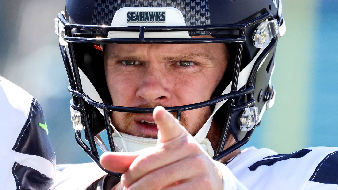 Sam Darnold versus Geno Smith is a first-round knockout through Week 6