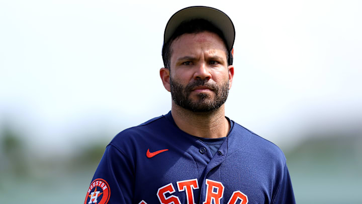 José Altuve juega como segunda base para los Astros de Houston