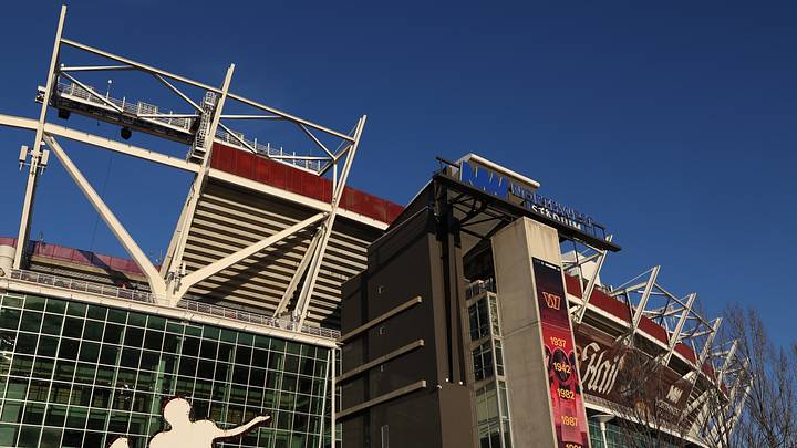 The New York Giants look to improve t 4-1 against the Washington Commanders at Northwest  Stadium.  