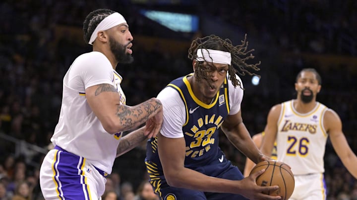 Mar 24, 2024; Los Angeles, California, USA; Los Angeles Lakers forward Anthony Davis (3) defends