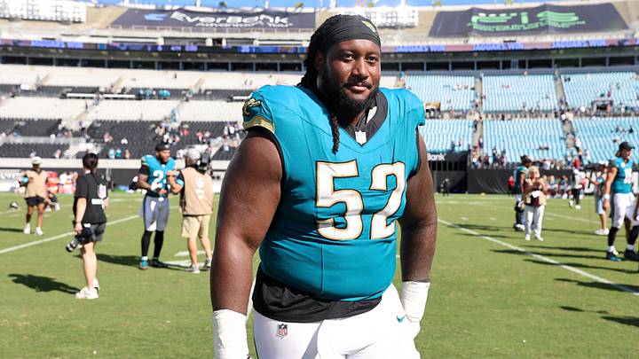 Sep 27, 2026; Jacksonville, Florida, USA; Jacksonville Jaguars defensive tackle Davon Hamilton (52) walks off the field after defeating the New England Patriots at EverBank Stadium. Mandatory Credit: Morgan Tencza-Imagn Images Sep 27, 2026; Jacksonville, Florida, USA; Jacksonville Jaguars defensive tackle Davon Hamilton (52) walks off the field after defeating the New England Patriots at EverBank Stadium. Mandatory Credit: Morgan Tencza-Imagn Images