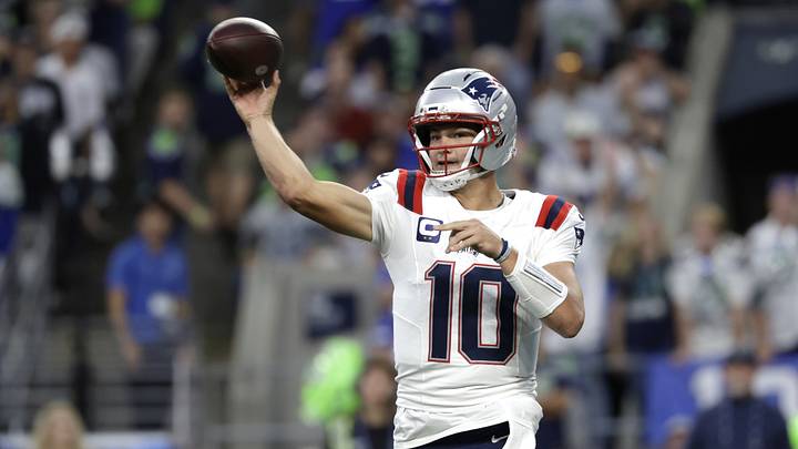 Sep 9, 2026; Seattle, Washington, USA; New England Patriots quarterback Drake Maye (10) throws during the third quarter against the Seattle Seahawks at Lumen Field. Mandatory Credit: Joe Nicholson-Imagn Images Sep 9, 2026; Seattle, Washington, USA; New England Patriots quarterback Drake Maye (10) throws during the third quarter against the Seattle Seahawks at Lumen Field. Mandatory Credit: Joe Nicholson-Imagn Images