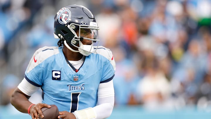 Los Angeles Chargers v Tennessee Titans