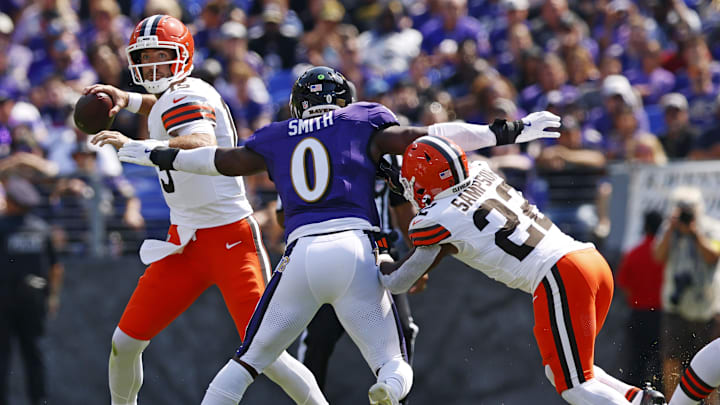 Sep 14, 2025; Baltimore, Maryland, USA; Cleveland Browns quarterback Joe Flacco (15) throws a pass against Baltimore Ravens linebacker Roquan Smith (0) during the first quarter at M&T Bank Stadium. Mandatory Credit: Peter Casey-Imagn Images Sep 14, 2025; Baltimore, Maryland, USA; Cleveland Browns quarterback Joe Flacco (15) throws a pass against Baltimore Ravens linebacker Roquan Smith (0) during the first quarter at M&T Bank Stadium. Mandatory Credit: Peter Casey-Imagn Images