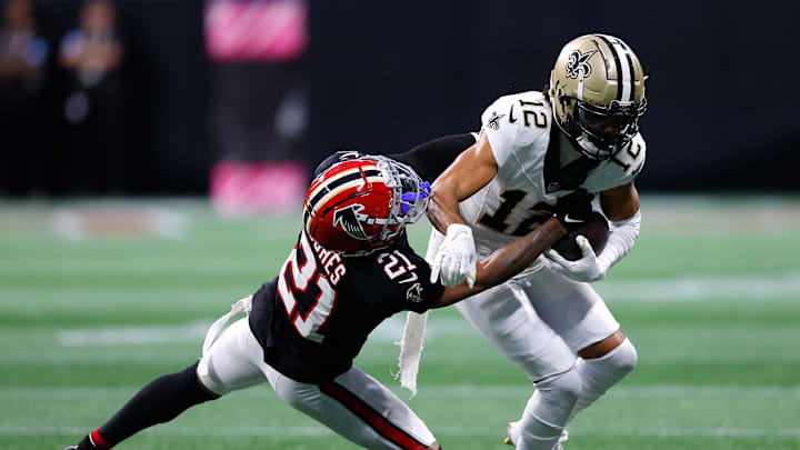 Chris Olave brings in a reception