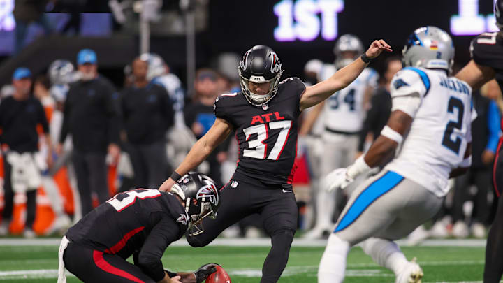 Atlanta Falcons place kicker Riley Patterson (37) kicks a field goal against the Carolina Panthers in the first quarter at Mercedes-Benz Stadium. Atlanta Falcons place kicker Riley Patterson (37) kicks a field goal against the Carolina Panthers in the first quarter at Mercedes-Benz Stadium.