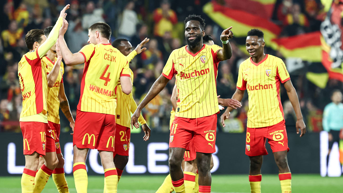 RC Lens : Le clasement des plus gros salaires lensois dévoilés, avec Thauvin en tête de liste