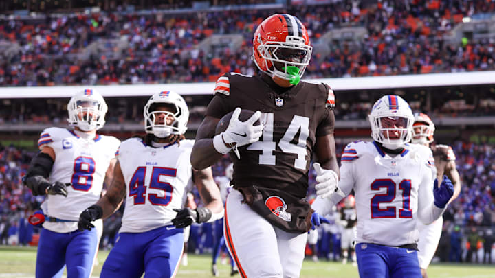 Dec 21, 2025; Cleveland, Ohio, USA;  Cleveland Browns tight end Harold Fannin Jr. (44) scores a touchdown against the Buffalo Bills during the first half at Huntington Bank Field. Mandatory Credit: Scott Galvin-Imagn Images